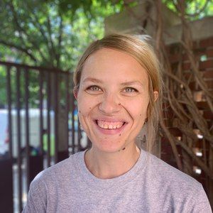 Meet your Posher, Adrianna